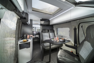 zu sehen ist der Innenraum des Twin Supreme 640 SLB
