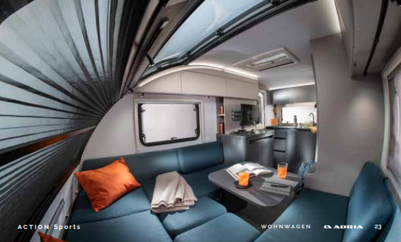 zu sehen ist der Innenraum des Twin Supreme 640 SLB