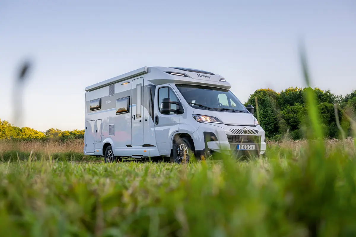 Ontour C 680 GE in der Wiese